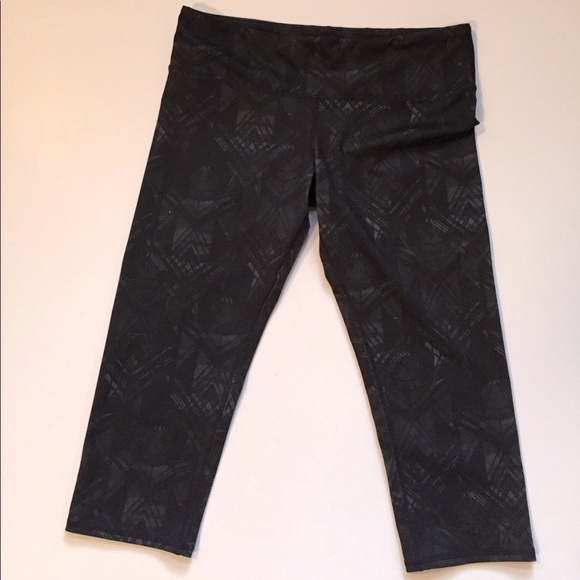 Alo Yoga capris - Picture 2 of 5